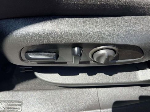 Used 2023 Chevrolet Equinox LT AWD/4WD image 20