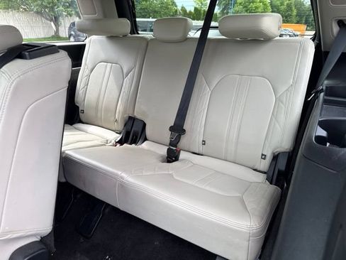 Used 2018 Ford Expedition Platinum AWD/4WD image 17