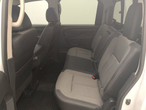 Used 2019 Nissan Titan S AWD/4WD image 18