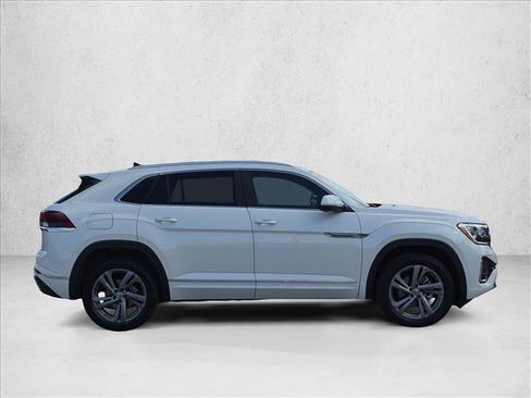 Used 2024 Volkswagen Atlas Cross Sport SEL R-Line AWD/4WD image 4