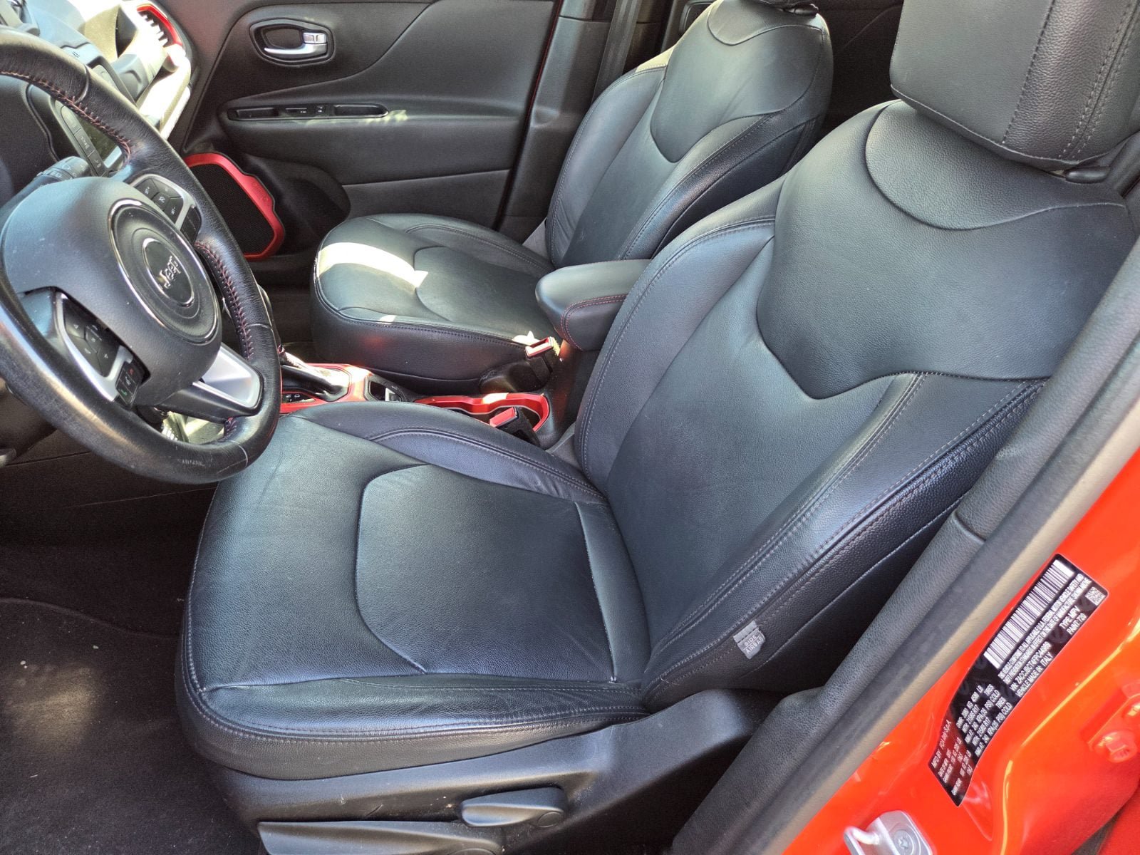 Used 2015 Jeep Renegade Trailhawk AWD/4WD image 8
