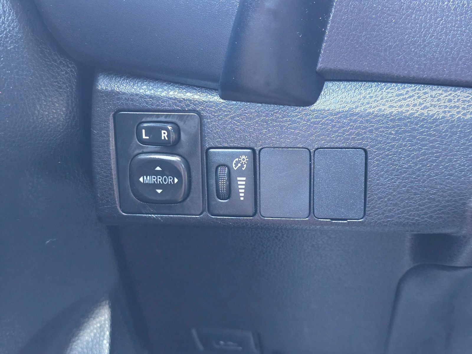 Used 2019 Toyota Corolla LE FWD image 27