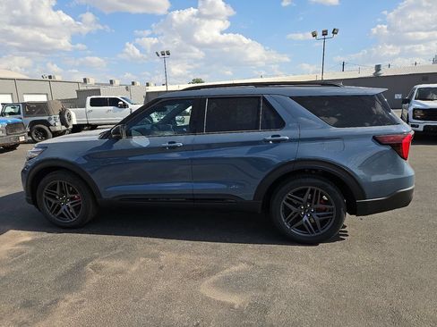 New 2026 Ford Explorer ST RWD image 7