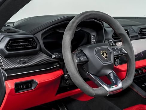Used 2025 Lamborghini Urus S AWD/4WD image 14