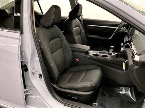 New 2026 Nissan Altima 2.5 SR w/ SR Premium Package FWD image 39
