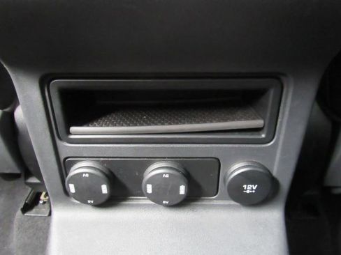 Used 2020 Jaguar F-PACE S image 31