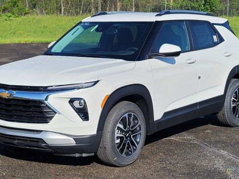 New 2026 Chevrolet TrailBlazer LT FWD image 3
