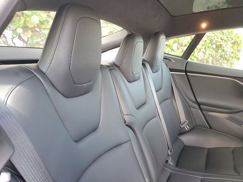 Used 2019 Tesla Model S Long Range AWD/4WD image 25