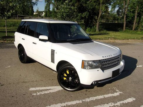Used 2011 Land Rover Range Rover Supercharged AWD/4WD image 2