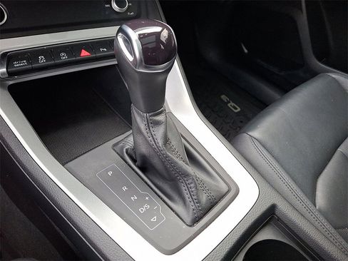 Used 2022 Audi Q3 2.0T Premium w/ Convenience Package image 16