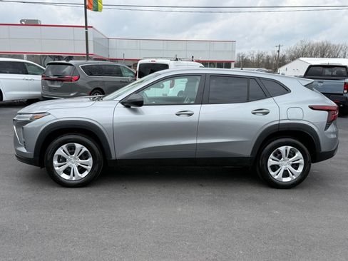 Used 2026 Chevrolet Trax LS w/ Driver Confidence Package FWD image 5