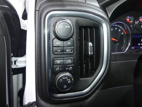 Used 2020 Chevrolet Silverado 1500 RST w/ RST Value Package AWD/4WD image 27