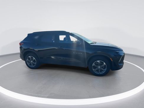 Used 2024 Chevrolet Blazer LT FWD image 9