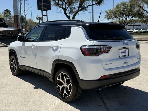 Used 2024 Jeep Compass Limited image 7