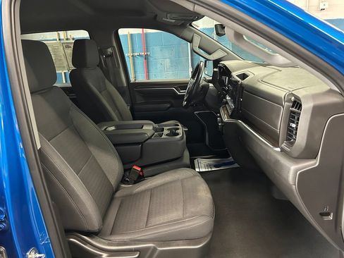 Used 2022 Chevrolet Silverado 1500 LT w/ Z71 Off-Road Package AWD/4WD image 39