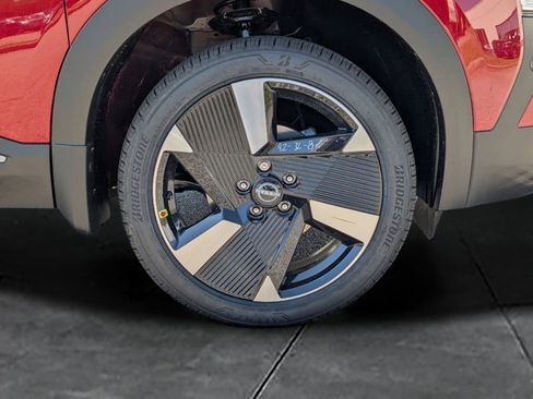 Used 2025 Nissan Kicks SR FWD image 6