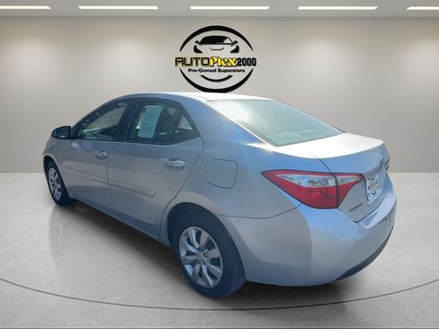 Used 2016 Toyota Corolla LE FWD image 5
