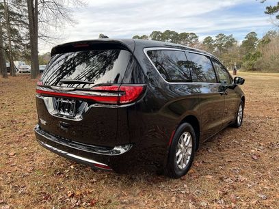 New 2026 Chrysler Pacifica Select