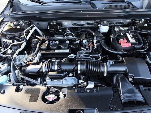 Used 2018 Honda Accord LX image 27