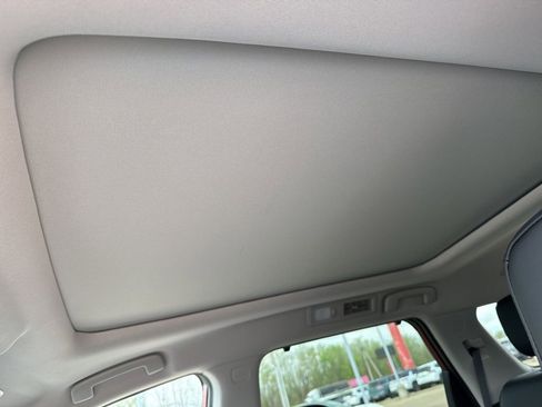 New 2026 Nissan Pathfinder SL AWD/4WD image 18
