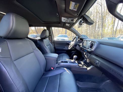 Certified 2021 Toyota Tacoma TRD Off-Road w/ TRD Premium Off Road Package image 25