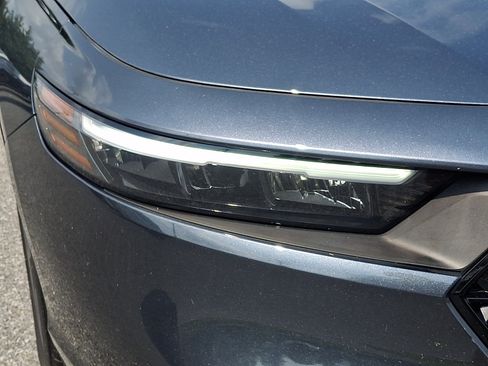 Used 2024 Honda Accord EX image 9