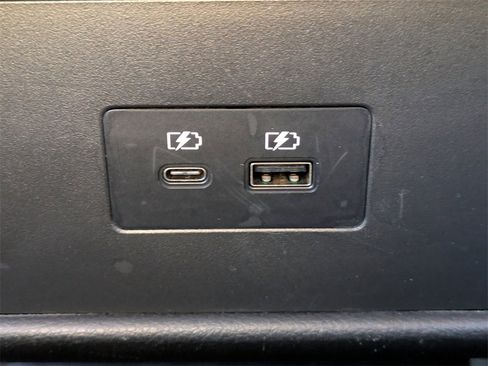 Used 2023 Nissan Rogue SV image 14