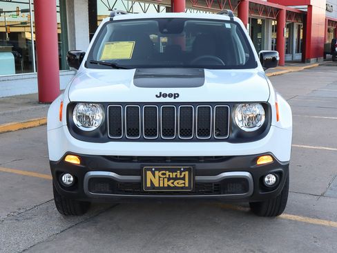 Used 2023 Jeep Renegade Latitude image 3