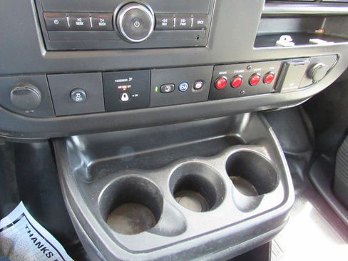 Used 2016 Chevrolet Express 2500 RWD image 38