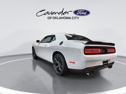 Used 2020 Dodge Challenger SXT w/ Blacktop Package image 6