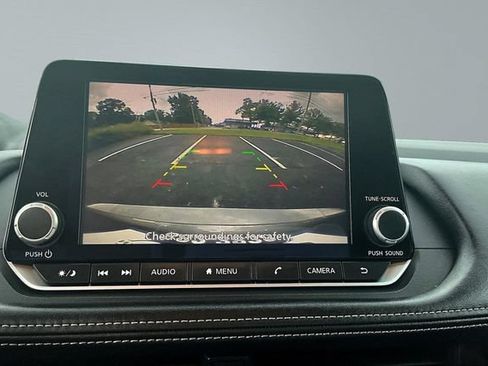 Used 2026 Nissan Rogue S FWD image 14
