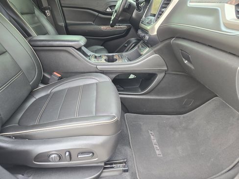 Used 2021 GMC Acadia Denali image 17