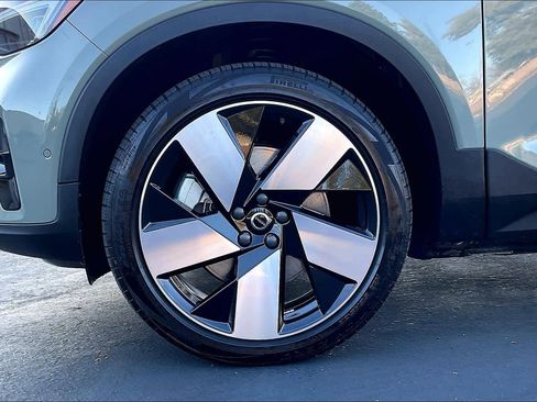 Used 2023 Volvo C40 P8 Recharge Ultimate image 12