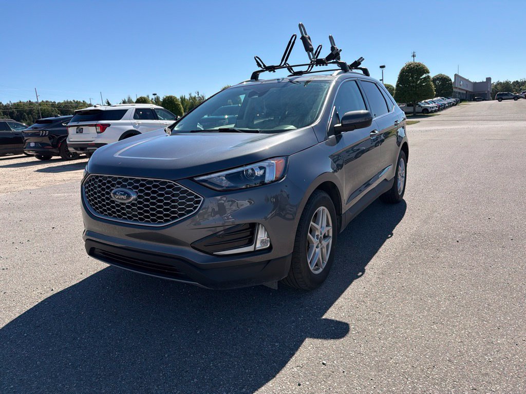 Used 2024 Ford Edge SEL w/ Convenience Package AWD/4WD image 2