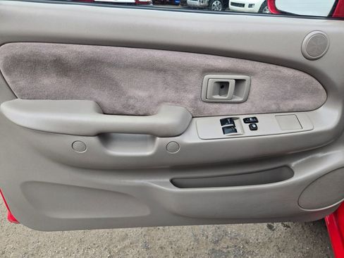 Used 2001 Toyota Tacoma S-Runner image 9