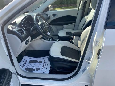 Used 2017 Jeep Compass Latitude w/ Popular Equipment Group image 10