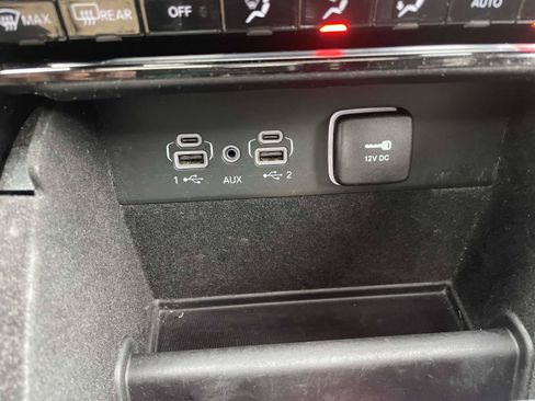 Used 2021 Jeep Grand Cherokee L Limited AWD/4WD image 33