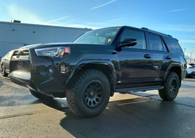 Used 2024 Toyota 4Runner SR5 Premium w/ Moonroof Package AWD/4WD image 1