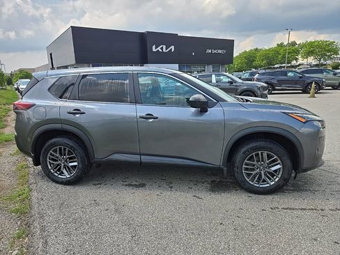 Used 2023 Nissan Rogue S AWD/4WD image 2