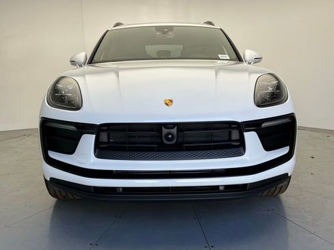 Certified 2026 Porsche Macan AWD/4WD image 25