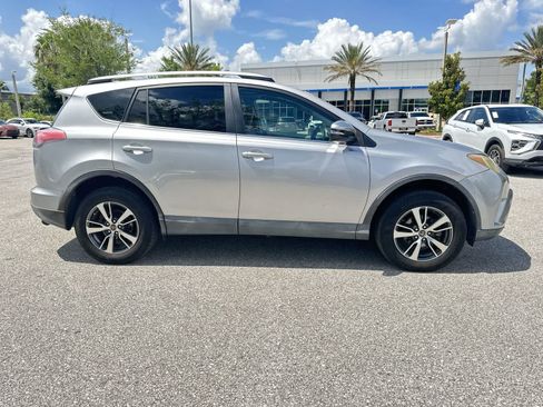 Used 2016 Toyota RAV4 XLE FWD image 7