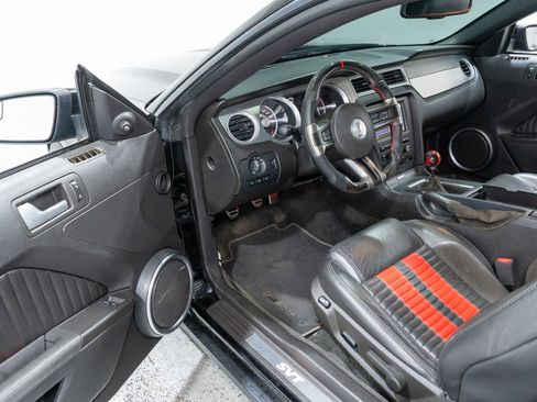 Used 2011 Ford Mustang Shelby GT500 w/ SVT Performance Pkg image 11