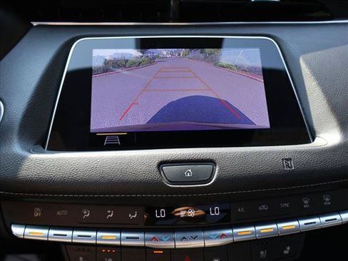 Used 2019 Cadillac XT4 Premium Luxury AWD/4WD image 17
