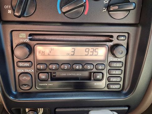 Used 2003 Toyota Tacoma PreRunner RWD image 18