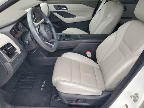 Certified 2021 Nissan Rogue SV w/ Premium Package FWD image 24