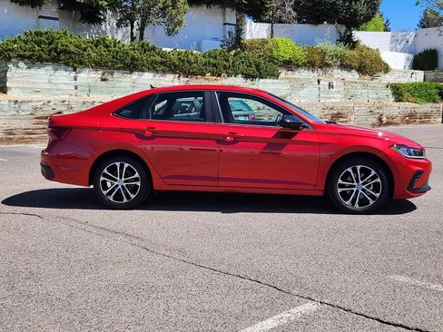 Certified 2025 Volkswagen Jetta Sport FWD image 4