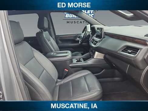 Used 2022 Chevrolet Suburban Z71 w/ Luxury Package AWD/4WD image 16