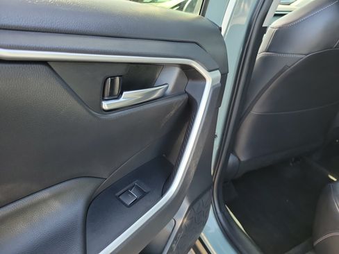 Used 2022 Toyota RAV4 XLE Premium w/ Carpet Mat Package (TMS) AWD/4WD image 13
