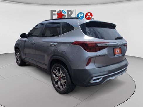 Used 2022 Kia Seltos SX w/ Sunroof Package AWD/4WD image 3