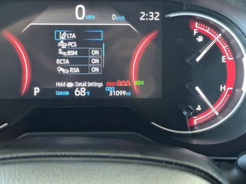 Used 2025 Toyota RAV4 XLE AWD/4WD image 20